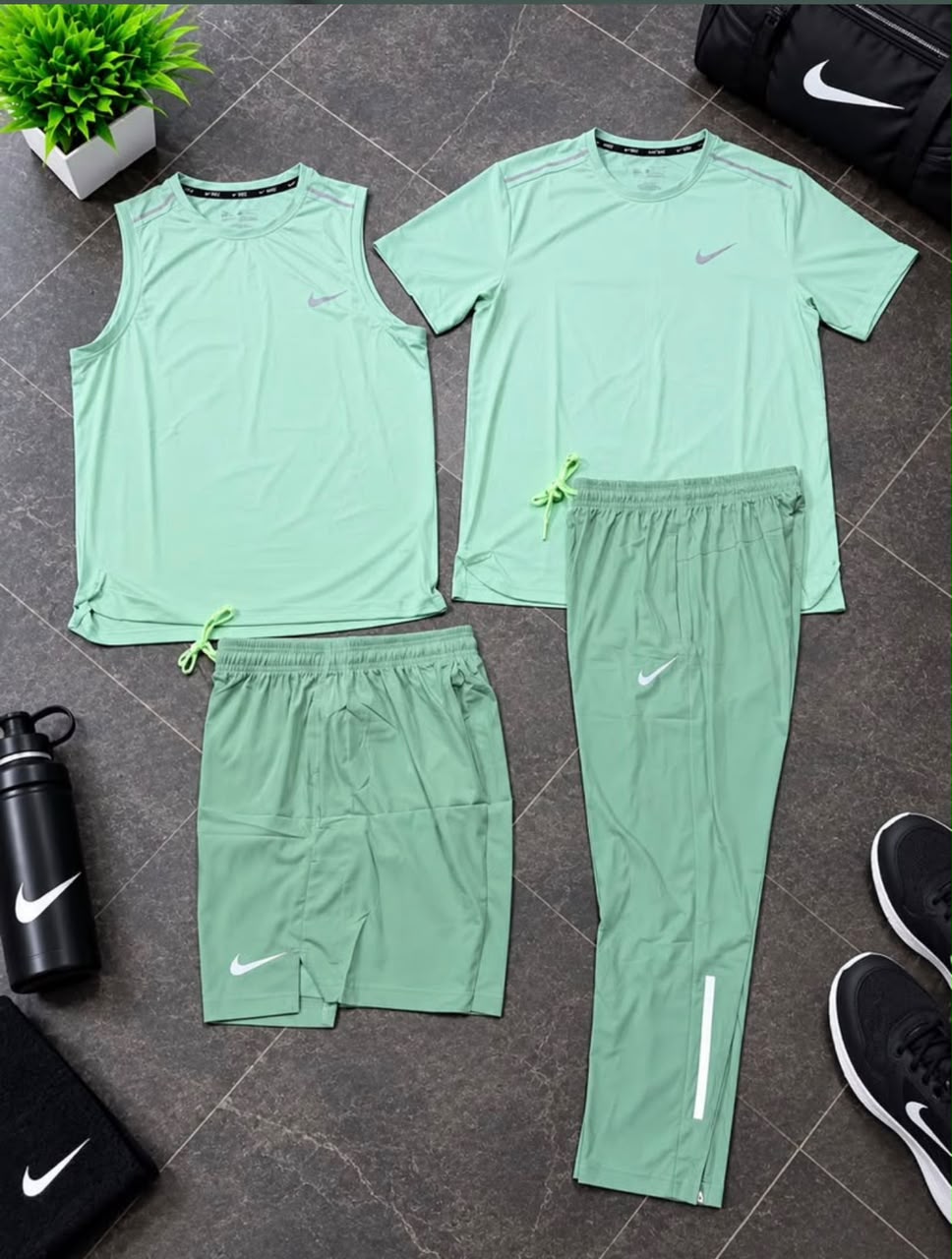 Ensemble de Sport Homme 4 Pièces – T-shirt, Débardeur, Short & Pantalon Jogging