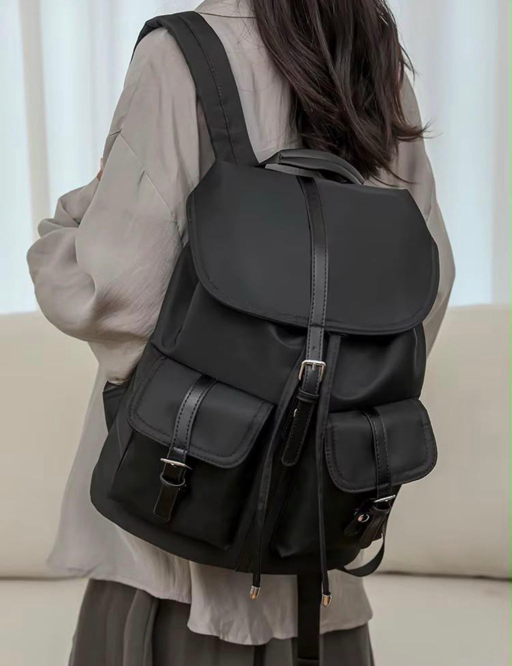 Sac à Dos Noir Chic en Nylon – Style Vintage avec Pochettes à Boucle
