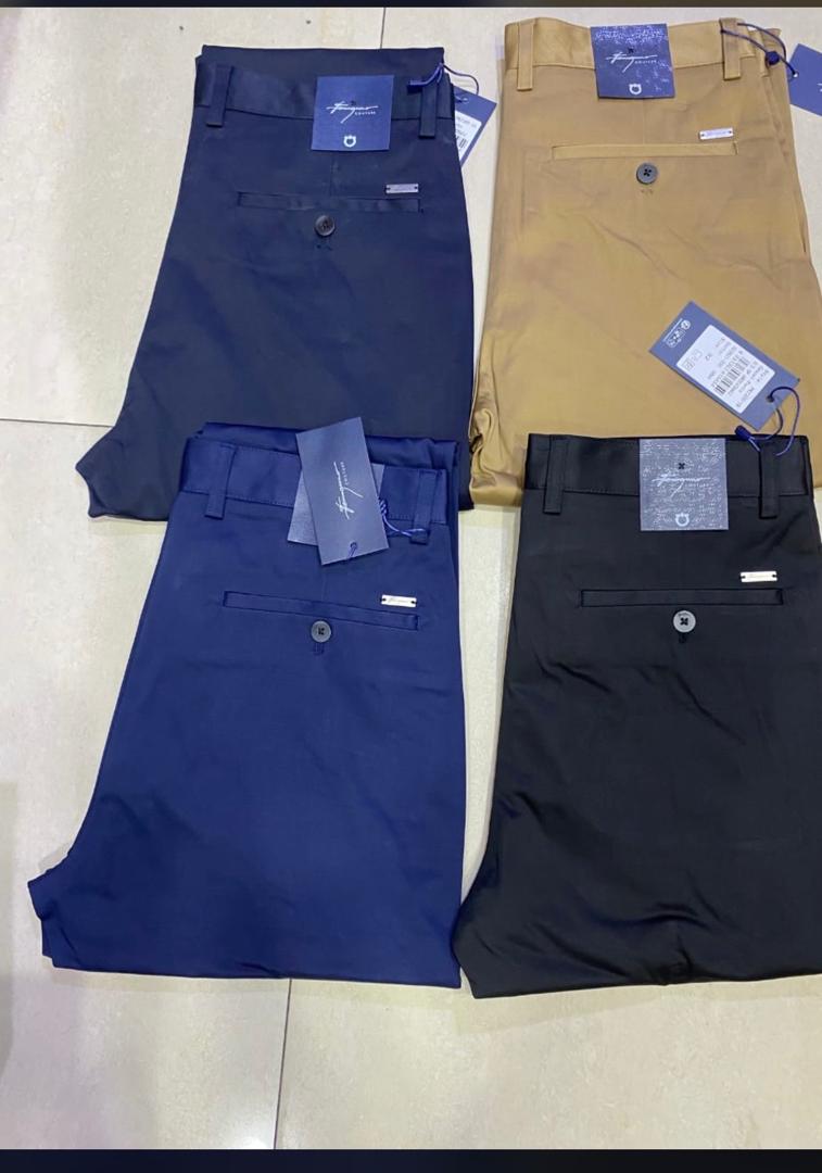 Pantalon Chino Homme Kaki – Coupe Ajustée & Élégante